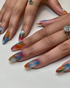 Graphic Nail Designs, Nail Artist Aesthetic, Fall Aura Nails, Freestyle Nail Art, Artistic Nails, Nail Design Glitter, Nyc Nails, Kutek Disney, Unghie Sfumate