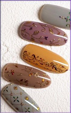 Nail art pretty aesthetic inspo inspiration design press on hand paint almond long medium chinese oriental inspired blue red asian flower river gold flakes Victorian Nails, Academia Nails, Vintage Nail Art, Vintage Nails, Grunge Nails, Pretty Gel Nails, Minimalist Nails, Dream Nails, Funky Nails