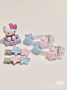 Hair Ties Hairstyles, Hello Kitty Clips, Blue Hello Kitty, Aesthetic Clips, Cute Clips, Hair Items, Sanrio Stuff