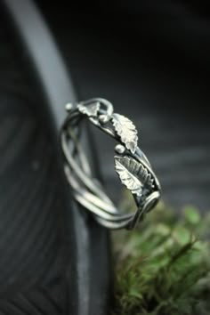 Earthy Rings Silver, Nature Inspired Jewelry Rings, Elven Jewelry Rings, Pretty Silver Rings, Elegant Silver Leaf Shaped Ring, Fantasy Wedding Rings Silver, Nature Inspired Engagement Rings Silver, Elven Wedding Ring, Non Traditional Wedding Rings Silver