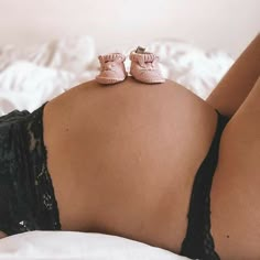 Home Maternity Photography, Baby Bump Pictures, Pregnancy Belly Photos, Vogue Kids, Belly Photos