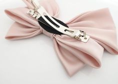 Hairstyles With Bows, Hair Bows For Women, Satin Hair Bow, Black Hair Bows, Braided Updo Wedding, Photos Booth, Hair Bow Holder