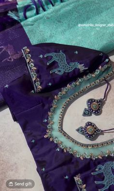 Green Purple Blouse Designs, Rose Maggam Work Designs, Vertical Lines Blouse Designs, Simple Maggam Work Neck Designs, Peacock Colour Blouse Designs, New Aari Work Blouse Designs 2024, Lilac Blouse Designs, Pattu Saree Blouse Designs Latest 2024, Purple Color Blouse Designs