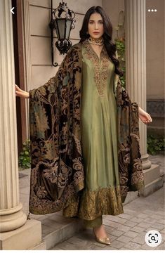 Nilofer Shahid, Pakistani Dresses Casual, Pakistani Fancy Dresses, Pakistani Fashion Party Wear, Hippy Chic, Simple Pakistani Dresses, Designer Party Wear Dresses, Party Wear Indian Dresses