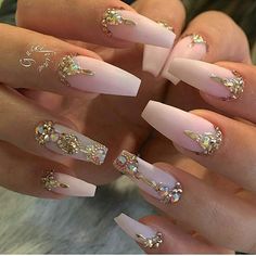 Nails Monochrome, Monochrome Nails, Gucci Nails, Coffin Shape Nails, Nails Prom, Bright Nails, Glam Nails, Short Hairstyle, Prom Nails