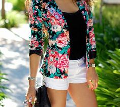 Cute floral blazer #classy Flower Prints Fashion, Mode Prints, Floral Print Blazer, Floral Blazer, Printed Blazer, Long Sleeves Coats, Mode Inspiration