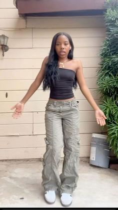 Birthday Outfits School, Outfit Inspo Girly, Pakaian Hipster, Looks Hip Hop, Trendy Summer Fits, Tube Top Outfits, Cargo Pants For Women, Tiktok Fashion, Pastel Outfit