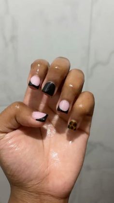 Acrylic Nails Overlay, Medi Pedi Ideas, Nail Sets Ideas, Pleasing Nails, Nails Set Ideas, Cute Nail Sets, Short French Tip, Acrylic Nail Designs Classy, Nail Set Ideas