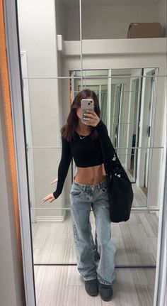 Basic Fancy Outfits, Theavarae Account, Tight Long Sleeve Outfit, Eating Out Outfit, Insta Fit Pics, Katelyn Ernst Outfits, Grey Long Sleeve Shirt Outfit, Wide Rib Cage Outfits, Cute Pinterest Outfits