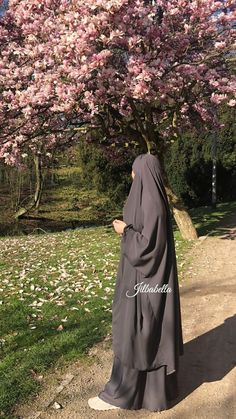 Muslim Aesthetics, Halal Couple, Hijab Stile, Niqab Fashion, Modern Hijab Fashion, Stylish Hijab, Modest Fashion Hijab, Modest Style, Muslim Fashion Hijab Outfits