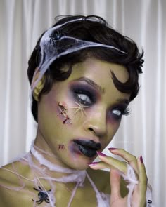 Zombie Family Costumes, Zombie Prom Queen Makeup, Prom Queen Makeup, Undead Makeup, Apocalypse Makeup, Diy Zombie Costume, Zombie Nurse Costume, Male Zombie, Zombie Costume Ideas