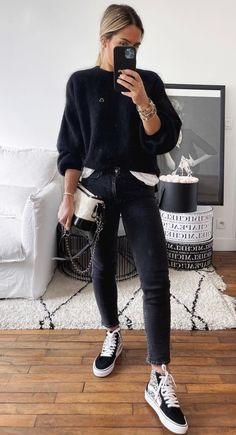 Highwaisted Skirts Outfits, Edgy Minimalist Outfits Women, Black Vans Outfit Women Winter, Winter Vans Outfit, Fall Vans Outfits, Black Mum Jean Outfits, High Top Vans Outfit Winter, How To Style Black Sneakers, Vans Winter Outfit