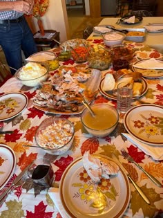 Family hot dish silverware plates holiday get together November Thanksgiving Gravy stuffing green beans lemons waters sodas Family Thanksgiving Food, Thanksgiving Aesthetic Family, Thanksgiving Nostalgia, Feast Aesthetic, Old Fashioned Thanksgiving, Gravy Thanksgiving, Thanksgiving Food Table, Mashed Potatoes Gravy