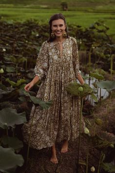 Kyra Maxi Dress ~ Olive – Daughters of India Vietnam Clothes, Daughters Of India, Sleeveless Blouse Designs, Olive Colour, India Dress, Indian Prints, The Lotus, Dreamy Dress, Olive Color