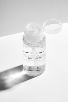 EAU-MICELLAIRE-SANS-FACON Micellar Water Aesthetic, Water Aesthetic, Sodium Benzoate, Cleansing Milk, Micellar Water, Deep Clean, Citric Acid, Fragrance Free, Deep Cleaning