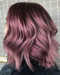 Ashy Pink, Balayage Brunette Short, Pastel Pink Hair, Hair Color Streaks, Hair Fixing, Hair Upstyles, Dyed Hair Inspiration, Spring Hair Color, Haircuts For Wavy Hair