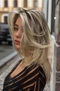 50 Blonde Highlights to Play Around with Your Hairstyle. Do Not Miss Number 33 Red Burgundy Hair Color, Shades Of Burgundy Hair, Burgundy Hair Color, Blonde Hair With Roots, Medium To Long Hair, Women Haircuts, Sassy Haircuts, Romantic Curls, Sleek Updo