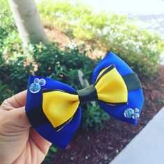 Dory hairbow inspired Nemo And Dory Costume, Dory Costume, Disney Ears Hat, Disney Bows, Disney Bound Outfits, Orange Bird, Finding Dory, Disney Ears, Diy Hair Accessories