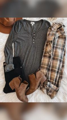 Getting Ready For Fall, Stylish Outfits For Women Over 50, Comfy Clothing, Henley Long Sleeve, Transition Outfits, Ready For Fall, Fashion Hacks Clothes, I Love A