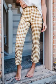 Aren’t You Plaid Checkered Pants Teacher Fits, Checkered Pants, Teaching Outfits, Teacher Clothes, Teacher Outfit, Work Fits, Teacher Outfits, Work Style, Plaid Pants