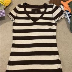 Brown And Tan Striped V Neck Tee Sz Small New Never Used V Neck T Shirts, V Neck Shirts, Striped Shirts, Awesome Outfits, Cute Blouses, Pretty Bags, Christmas 2024, Clothing Ideas, Dream Clothes