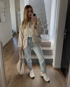 mom jeans outfit, mom jean outfits, jeans aesthetic, jean outfit, jean aesthetic, fall outfits, spring outfits, mom jeans Moms Fit Jeans Outfits, Mom Jeans Spring Outfit, Mom Jeans Sneakers Outfit, Mom Fit Jeans Outfits Winter, Gray Mom Jeans Outfit, Mom Jeans Outfit Work, Light Mom Jeans Outfit, Light Blue Mom Jeans Outfit, Mom Jeans With Sneakers