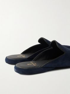 Rubinacci's 'Comfort' slippers are so named for good reason. They've been handcrafted in Italy from plush suede selected for its soft, luxurious feel. The rubber soles provide comfort and grip. Luxury Slippers, Slippers For Men, Suede Slippers, Luxury Sneakers, John Hardy, Driving Shoes, Fine Jewelry Designers, Slides Shoes, Classic Sneakers