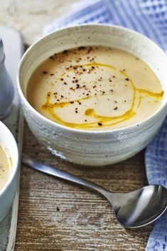 Jamie Oliver Parsnip And Apple Soup Curried Parsnip Soup, Parsnip And Apple Soup, Apple Soup Recipes, Parsnip Soup, Apple Soup, Bbc Food, Cooked Apples, Winter Soups