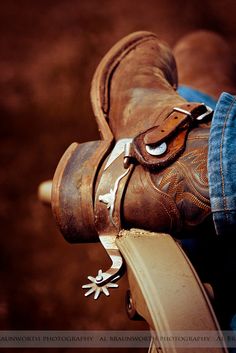 . Cowboy Boots And Jeans, Foto Cowgirl, Cowboys And Angels, Boots And Jeans, Cowboy Aesthetic, Real Cowboys, Bota Country, Wilde Westen, Cowboy Gear