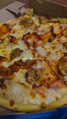 Pizza photo | insta story ideas |food photos Yummy Food Instagram Story, Pizza Aesthetic Captions, Pizza Pose Instagram, Food Quotes Instagram Story, Caption For Pizza Picture, Good Food Instagram Story, Pizza Ig Story Ideas, Aesthetic Pizza Insta Story, Funny Insta Story Ideas