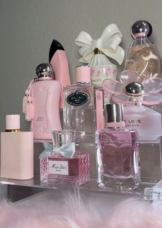 #perfume #pink #burberry #carolina #organization #organize #organizing #organizationideas #organizationtips Girl Perfume Collection, Perfume Collection Display Aesthetic, Designer Perfume Collection Aesthetic, All A Dream Pink Perfume, Aesthetic Pink Perfume, Perfume Display, Pink Perfume, Perfume Collection