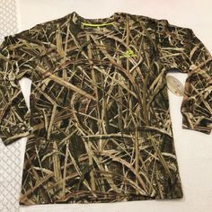 Mossy Oak T-Shirt Youth Large Nwt Long Sleeve Graphic Tee For Outdoor, Brown Spring Outdoor Tops, Casual Long Sleeve Camouflage T-shirt, Brown Crew Neck Top For Outdoor, Camo Tee Outfit, Camouflage T Shirts, Camo Top, Mossy Oak Camo, Camo And Pink