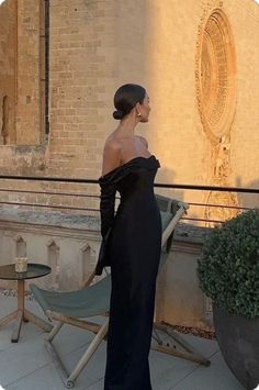 Satin Dresses Casual, Minimalistic Fashion, Evening Dress Long, Prom Dresses Elegant, Prom Inspo, Black Prom Dress, Black Prom, Womens Floral Dress, Dresses Classy