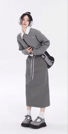 Korean Clothing Brands, Cargo Skirt Outfit, Peony Aesthetic, Cl Fashion, Street Outfits, Top Korean, 일본 패션, Aesthetic Streetwear, Korean Clothing