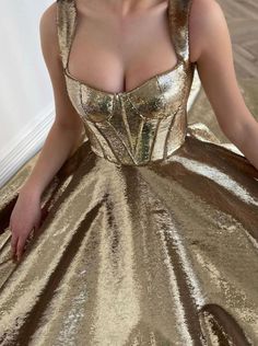 Forever Gold Dress Teuta Matoshi, Gold Gown, Looks Party, Prom Dress Inspiration, Fairytale Dress, Gala Dresses, Gold Dress, Beautiful Gowns, Fancy Dresses