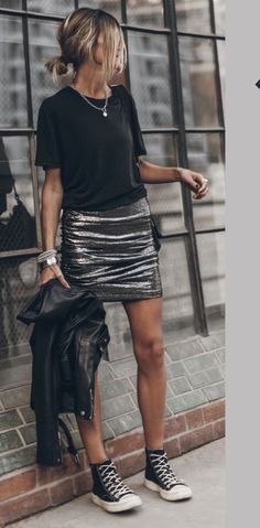 Edgy Work Outfits Women Summer, Xmas Lunch Outfit, Black Sequin Skirt Outfit Casual, Sparkly Mini Skirt Outfit, Rocker Outfits For Women, Edgy Feminine Style, Sequin Mini Skirt Outfit, Summer Concert Outfit Ideas, Look Rock Chic