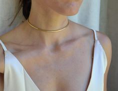 "Minimal, 14k gold filled neck cuff perfect for stacking or to wear alone. Each necklace will arrive as pictured on a keepsake card. Necklace / collar measure 6 inch diameter, with the fill length at 11 inches - and the opening can be widened to fit your neck. ►Also available in solid sterling silver and bronze: https://www.etsy.com/listing/675545107/solid-sterling-silver-neck-cuff-sterling ►Message for customization - all items are hand made, therefore designs are easily altered ►Discounts avai Gold Neck Choker, Metal Choker Necklace, Gold Collar Necklace, Day Collar, Metal Choker, Choker Gold, Lake Oswego, Open Neck, Neck Choker