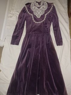 Beautiful purple velvet Gunne sax dress with lace. Size 7 Short Gunne Sax Dress, Vintage Purple Dress, Red Gunne Sax Dress, Blue Gunne Sax Dress, Jessica Mcclintock Gunne Sax Dress, Purple Gunne Sax Dress, Vintage Velvet Dress, Sax Dress, Gunne Sax Dress