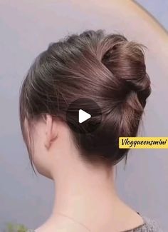 Mid Length Curly Hairstyles Updo, Medium Hair Upstyles, Medium Length Updo Easy, Easy Hair Updos For Beginners, Hair Stylist Tips, Easy Bun Hairstyles For Long Hair, Hair In A Bun, Beauty Quiz