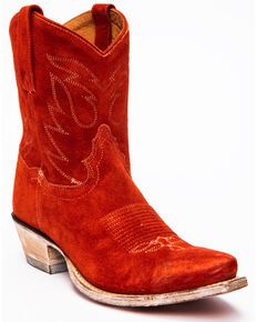 Chukka Shoes, Womens Cowgirl Boots, Western Style Boots, Engineer Boots, Roper Boots, Ariat Boots, Boot Pulls, Dan Post, Boots For Short Women