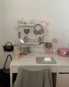 Ikea Pegboard, Desk Inspo, Cute Diy Room Decor, White Desk, Office Room Decor, Cute Room Ideas