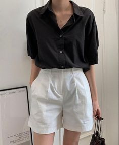 Short Polo Outfit Women, Short And Polo Outfit Women, Polo Shirt And Shorts Women, Polo Outfit Ideas Women, Polo Shirt Outfit Korean, Polo Shorts Outfit Women's, Korean Polo Outfit Women, Short Korean Outfit, Korean Shorts Outfits Women