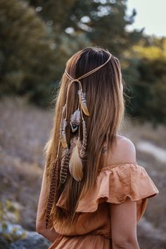 Boho Hair Feathers, Feather Hair Band, Diy Hair Feathers, Feathers In Hair, Boho Feather Headband, Rosemary For Hair, Feather Hair Accessories, Boho Hair Accessories, Bohemian Headpiece