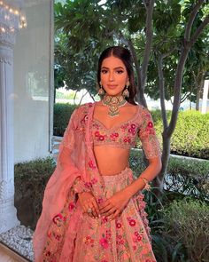 Pastel Pink Indian Outfit, Pink Desi Outfit, Colorful Lengha, Lengha Pink, Wedding Guest Lehenga, Lehenga Aesthetic, Meera Sakhrani, Indian Fits, Wedding Fits