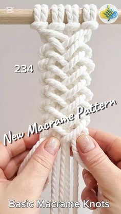 the instructions for how to make a new macrame knot on a loom