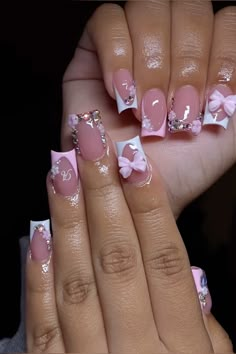 December Short Nails, Nail Ideas Butterflies, Bling Nail Ideas, Acrylic Nails Gems, Nail Ideas Dip Powder, Nails For Hoco, Birthday Nails Short, Pink Tip Nails, Quartz Nails