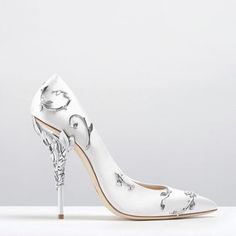 White Shoes Wedding, Elegant Wedding Shoes, Formal Pumps, Wedding High Heels, Flower Heels, Grey Pumps, Ralph Russo, Wedding Pumps, Smink Inspiration