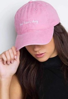 Apparel Photography, Cap Hairstyles, Hat Photo, Pose Inspiration, Cap Girl, Girls Dp Stylish, Stylish Photo Pose, Ball Caps, Fashion Photography Poses