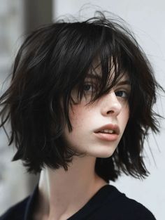 Black Hair Choppy Layers, Cute Messy Short Hairstyles, Short Hair With Bangs Reference, Very Messy Hair, Grunge Bob With Bangs, Short Messy Haircut Women, Short In The Back Longer In Front Hair, Short Hairstyle Women Messy, Cute Layered Bob