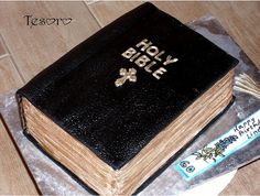 Bible cake - looks real Bible Cake Birthday, Bible Cake Ideas, Outrageous Cakes, Christian Cakes, Lemon Cake Filling, Bible Cake, Birthday Cake Roses, Religious Cakes, Grooms Cakes